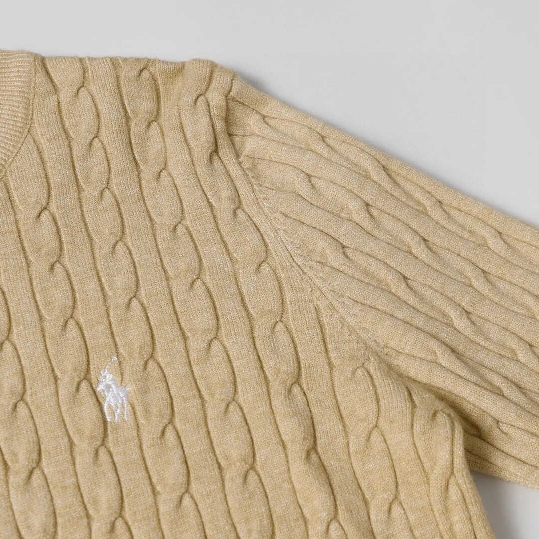 P186 Style No.: 601 -Ralph Lauren RL classic war horse logo embroidered pullover long-sleeved sweater on the chest -The item is made of custom-dyed and custom-spun yarn, purchased from the original version. A full set of customized accessories. Details determine success or failure. Heavy new autumn and winter product. High weight. Soft and delicate. The upper body effect is very nice. Loose fit. Women's model. -Color: white, gray, navy blue, red, khaki, blue, pink. -Sizes: S / M/ Ｌ S size 80-100 jins, M size 100-120 jins, Large size 120-135 jins